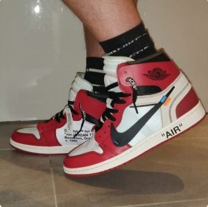 OffWhite x Air Jordan 1 Retro High OG Chicago photo review