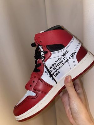 OffWhite x Air Jordan 1 Retro High OG Chicago photo review