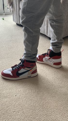 OffWhite x Air Jordan 1 Retro High OG Chicago photo review