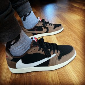 Travis Scott x Air Jordan 1 Low Mocha photo review