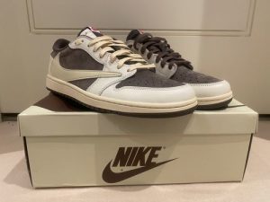 Travis Scott x Air Jordan 1 Low OG Reverse Mocha photo review