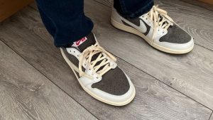 Travis Scott x Air Jordan 1 Low OG Reverse Mocha photo review