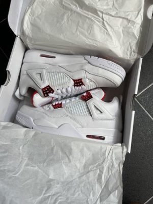 Air Jordan 4 Retro Red Metallic photo review