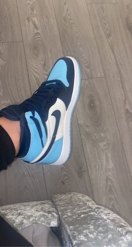 Air Jordan 1 Retro High OG Blue Chill photo review