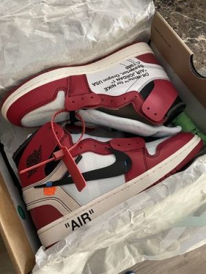 OffWhite x Air Jordan 1 Retro High OG Chicago photo review