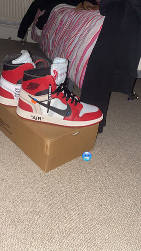 OffWhite x Air Jordan 1 Retro High OG Chicago photo review