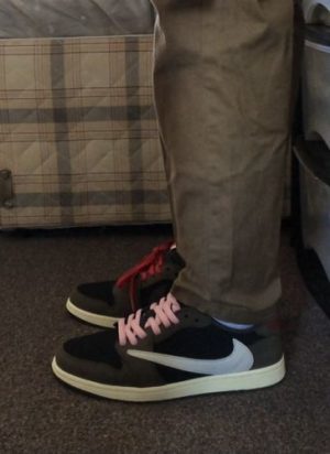 Travis Scott x Air Jordan 1 Low Mocha photo review